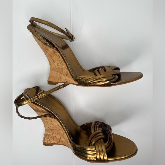 BCBGMaxazria NWT No Box Gold Strappy Women's Sandals. - Picture 8 of 11